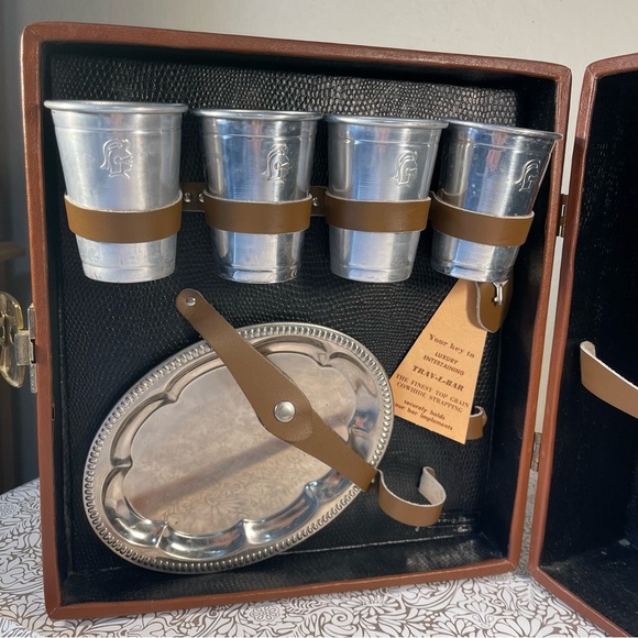 TRAV-L-BAR Vintage Luxury Entertaining travel bar. - Picture 2 of 12